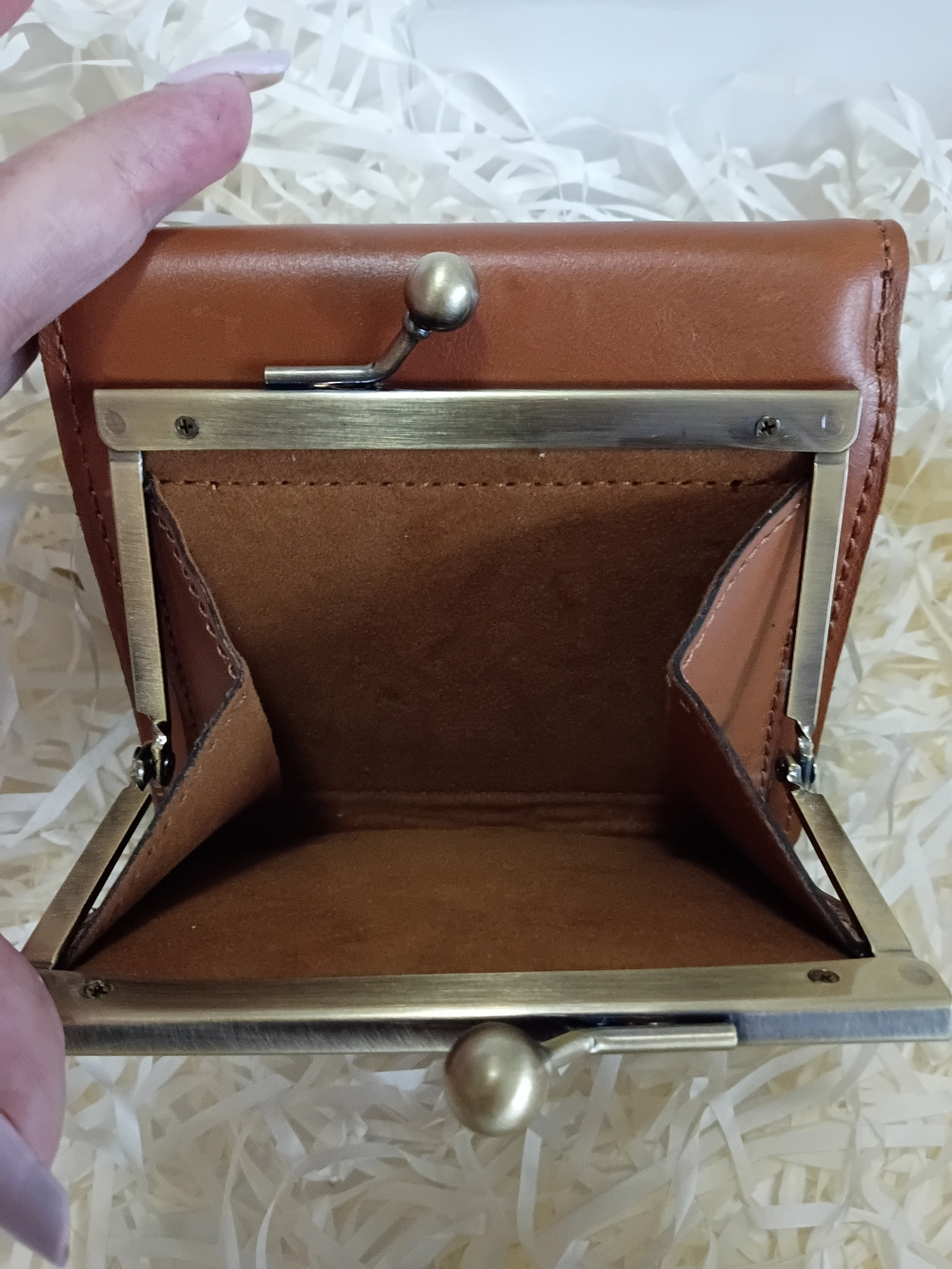Patricia Nash VintagEuc Kiss Lock Brown Leather Bifold Wallet with Floral Emboss - Picture 3 of 12